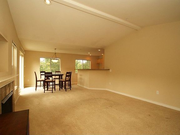 2nd image of 25025 SE Klahanie Blvd APT L301