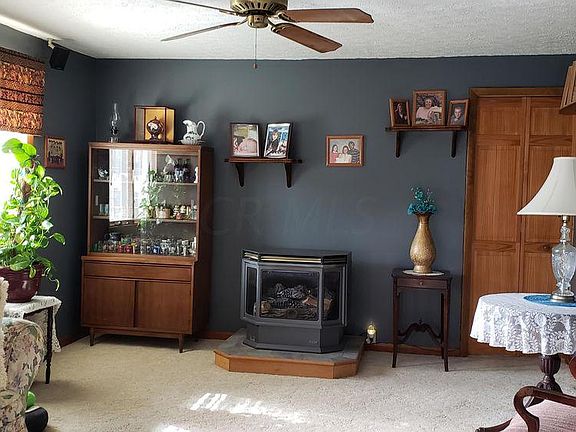 2nd image of 909 Daffodil Dr