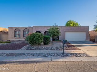 9452 E Barrudean Hills St, Tucson, AZ 85710