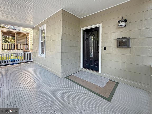 2nd image of 3216 18th St NE
