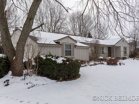 3rd image of 5270 Londonderry Dr SE