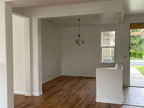 3rd image of 1182 Cochran Dr