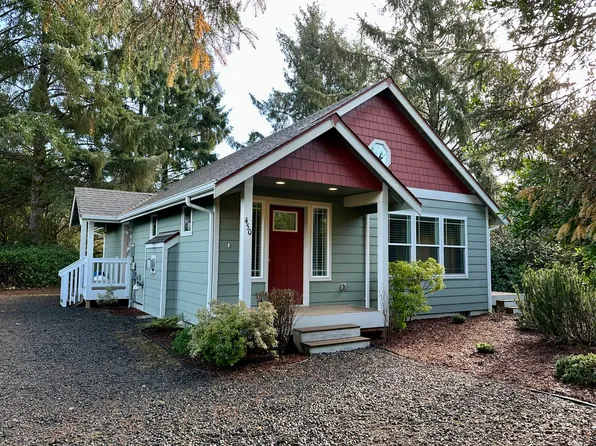 450 Centaurus Ave SW, Ocean Shores, WA 98569