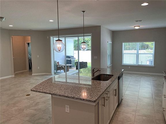 5th image of 97266 Harbor Concourse Cir
