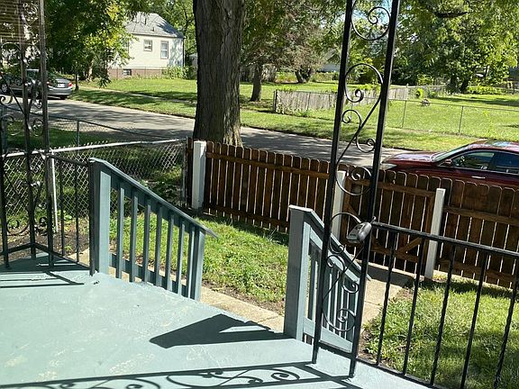 4th image of 928 E 12th Avenue