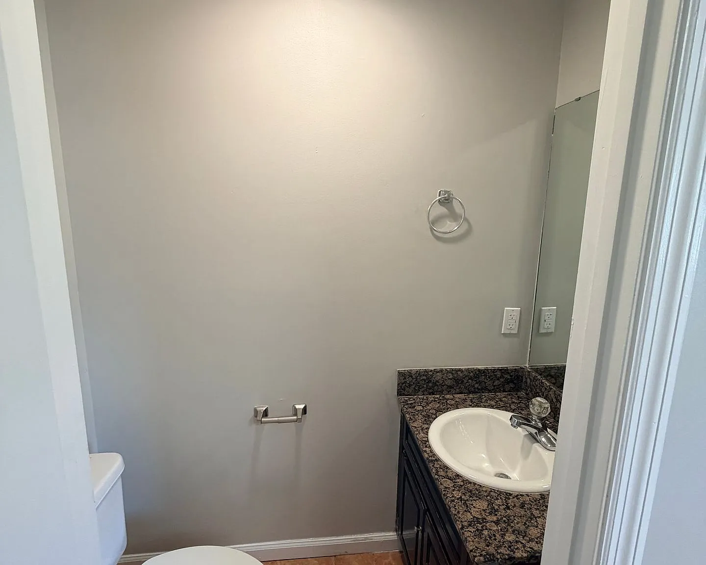 Sign Today Get Your Second Month's Rent 2 Bed/ 2.5 Bathroom Townhome In Remerton, Ga — Photo 4