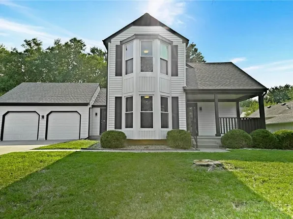 15105 Dearborn St, Overland Park, KS 66223
