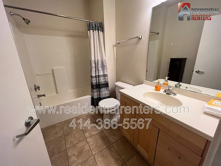 2080 N Commerce St #204 — Photo 6