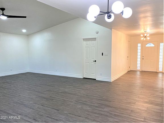 3rd image of 11801 N 36th Pl
