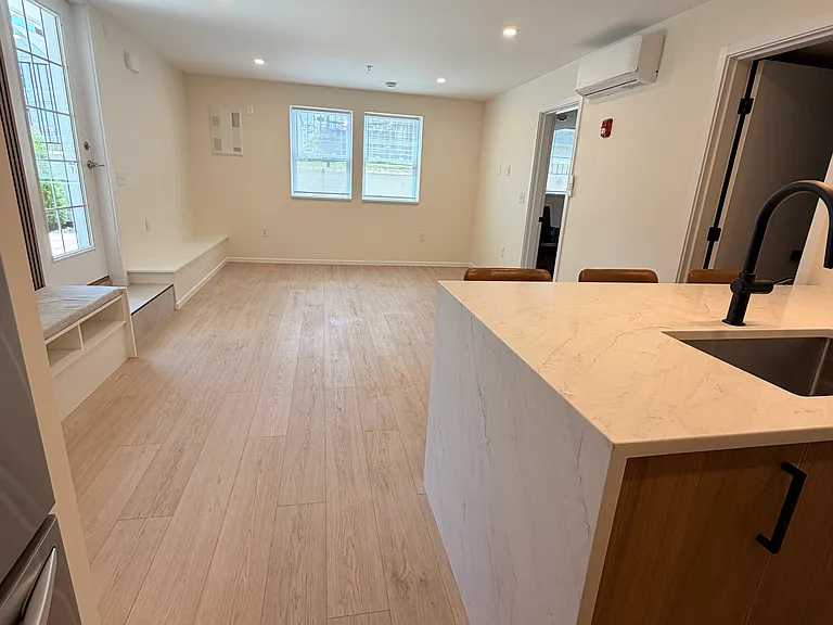 19 Ferdinand St #4 — Photo 7