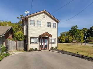 3020 Grove St, Keego Harbor, MI 48320