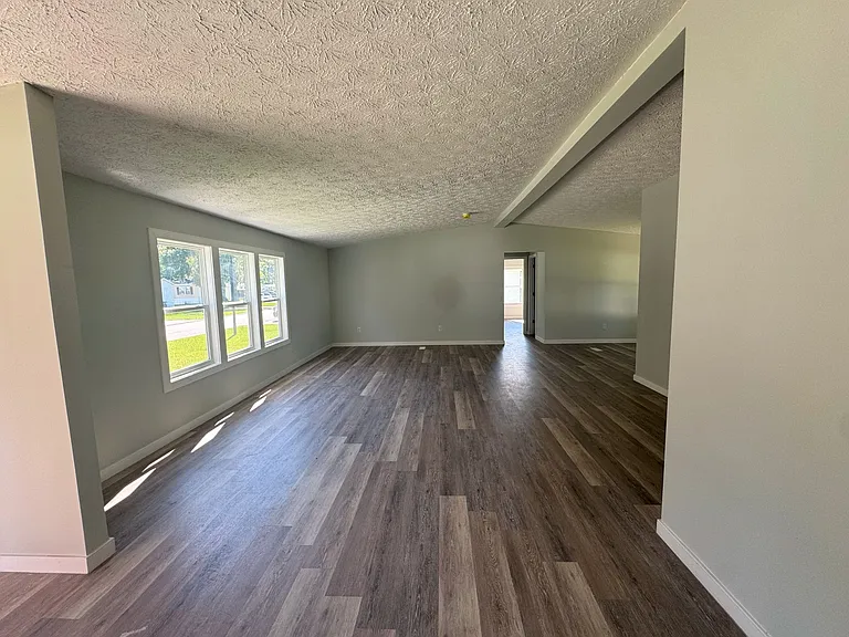 1103 Lovell Ct — Photo 7