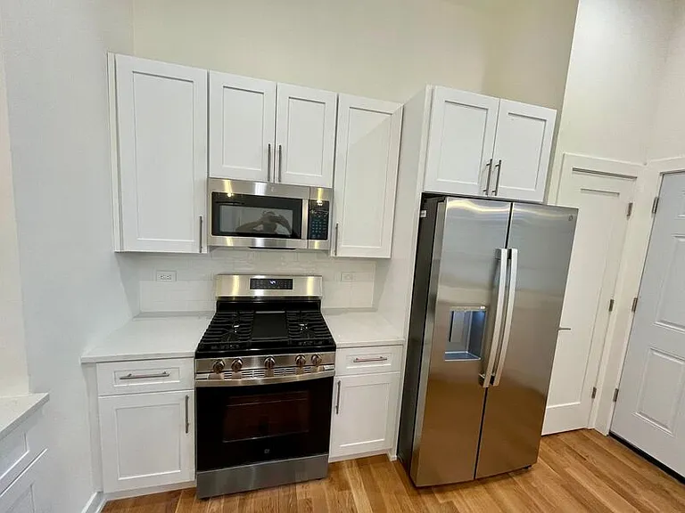 1924 S Throop St #1 — Photo 4
