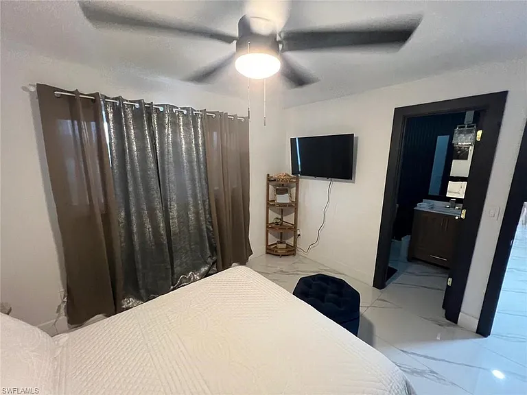 1118 NE Pine Island Ln — Photo 18