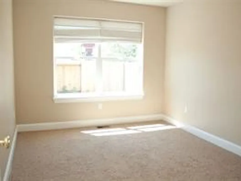93 Engberg Ln — Photo 7