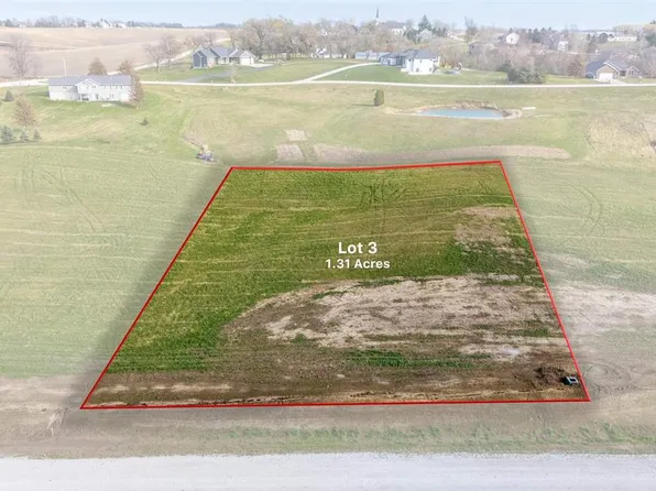 3 Leighton Ln, Oxford, IA 52322