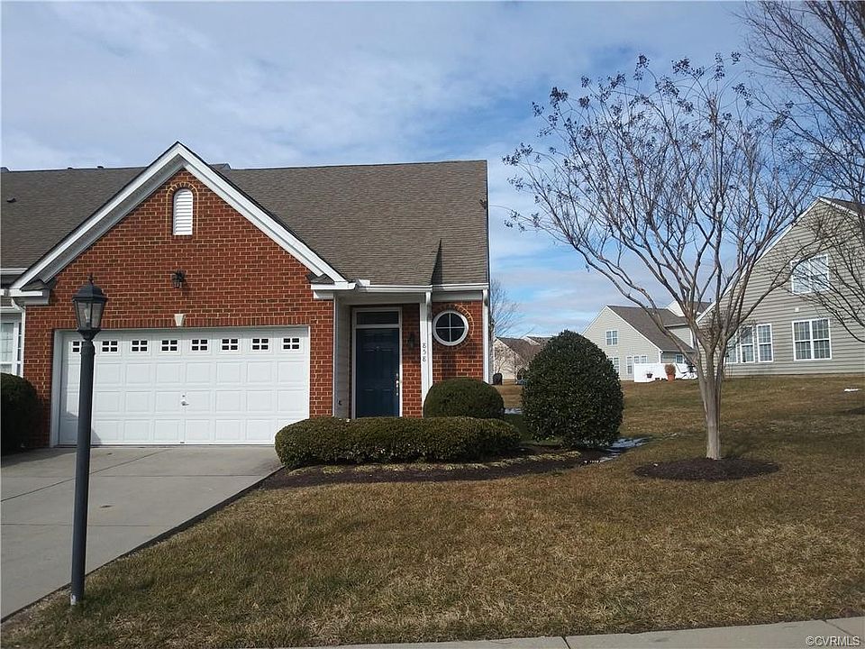 1st image of 858 Parkland Pl