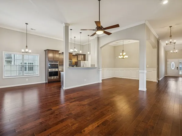 1008 Meadowview Ln, Clarksville, TN 37040