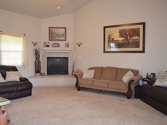 5th image of 2131 Village Circle Ct
