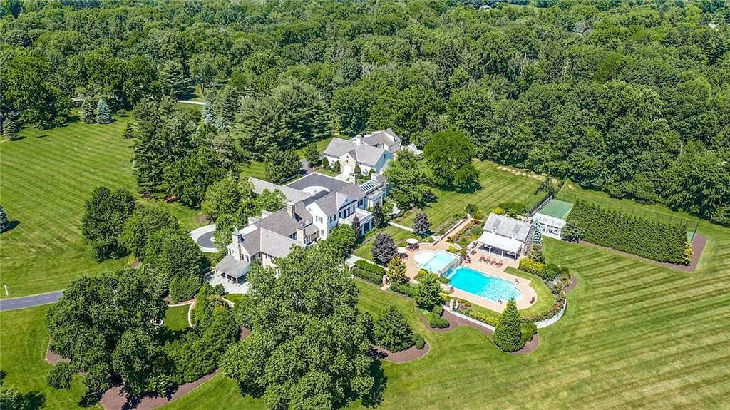 1616 Saucon Valley Rd, Bethlehem, PA 18015 | Zillow