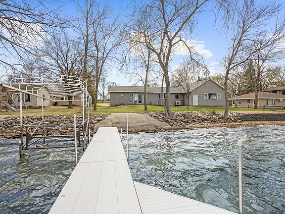3rd image of 3186 Arrowwood Dr NW