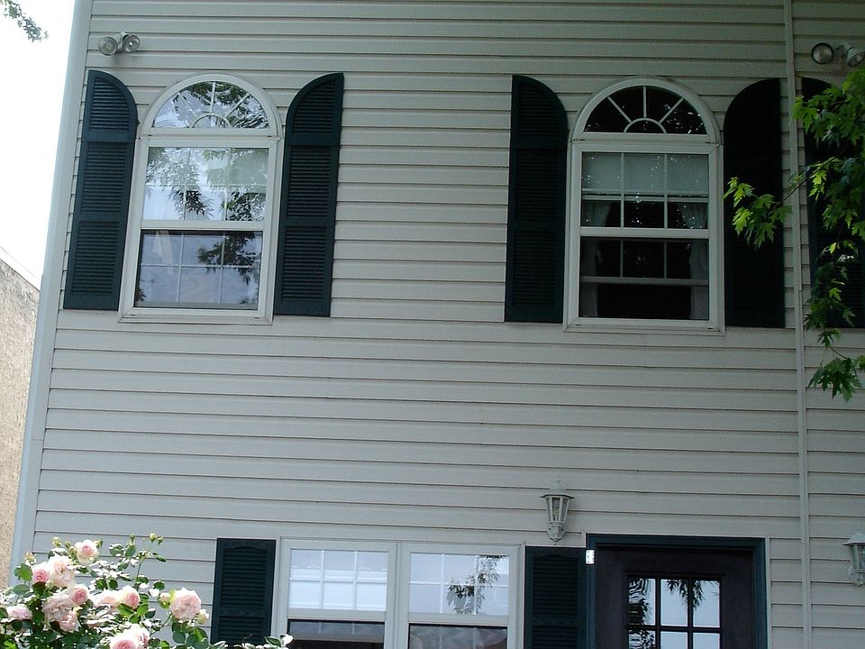 2nd image of 431 Bush St