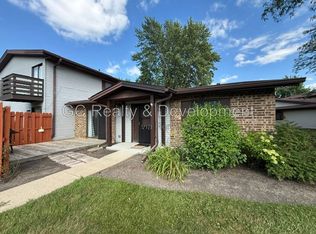 1565 Avati Ln APT C, Aurora, IL 60505