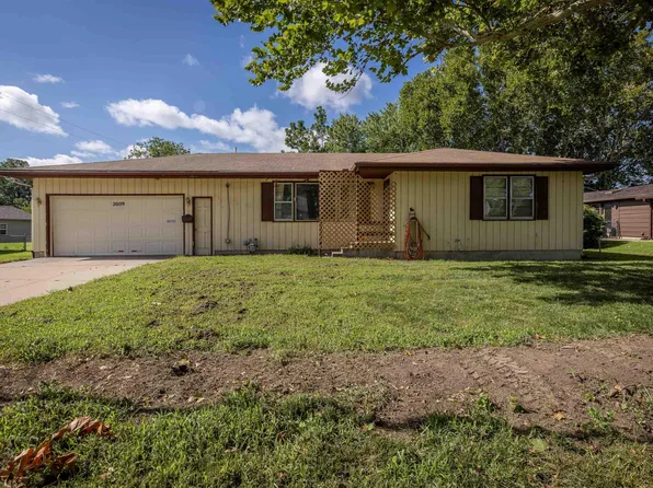 2009 NW Lower Silver Lake Rd, Topeka, KS 66618