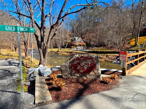 115 Fragrant Pine Dr #105, Waynesville, NC 28785