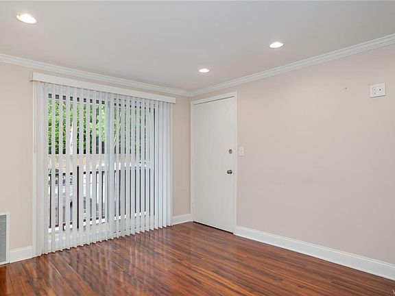 4th image of 770 W Ferry St APT 6A