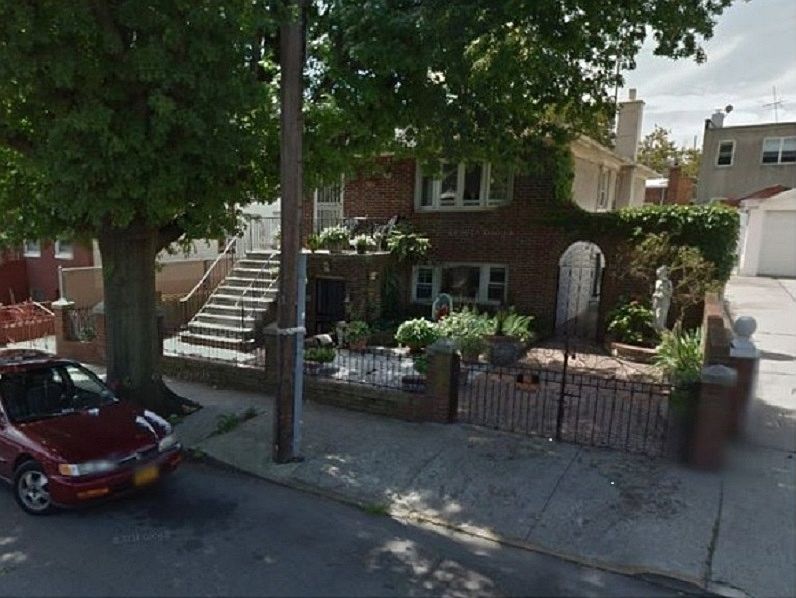1st image of 748 E 89th St