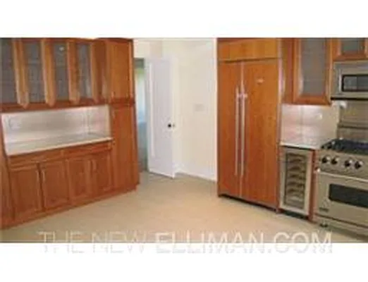 Rented by Douglas Elliman | media 37