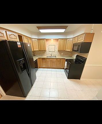 4th image of 16 Meadowlawn Dr Unit 3