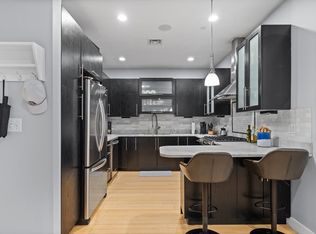 152 Old Colony Ave UNIT 9, South Boston, MA 02127