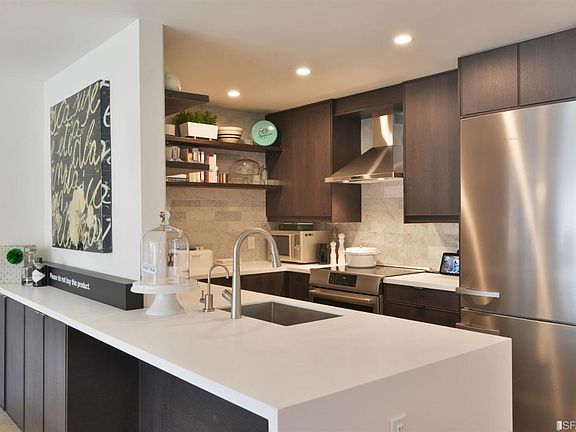 5th image of 360 Guerrero St APT 204