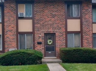 1S166 Eliot Ln, Villa Park, IL 60181