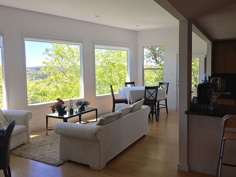 Sitting room & breakfast noo