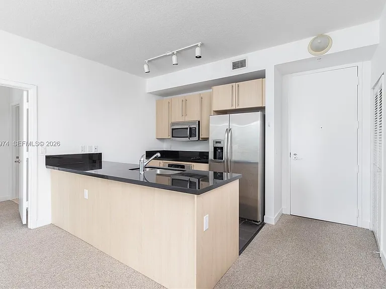 1111 SW 1st Ave #2423 — Photo 3