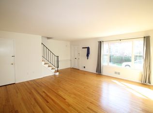 96 Valleywood Rd, Cos Cob, CT 06807