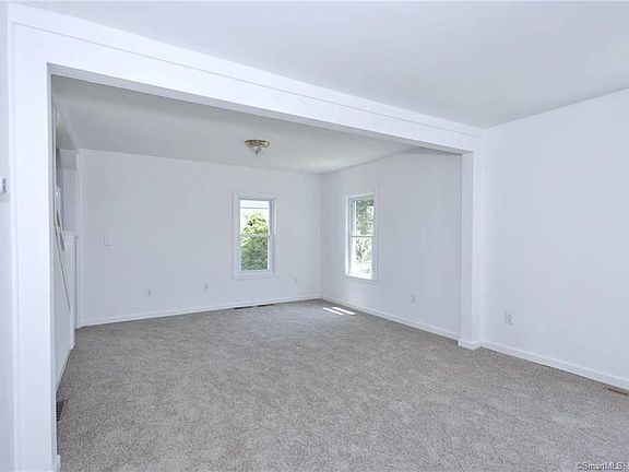 3rd image of 16 Abbott Ave