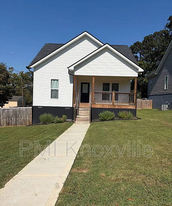 2901 Lay Ave