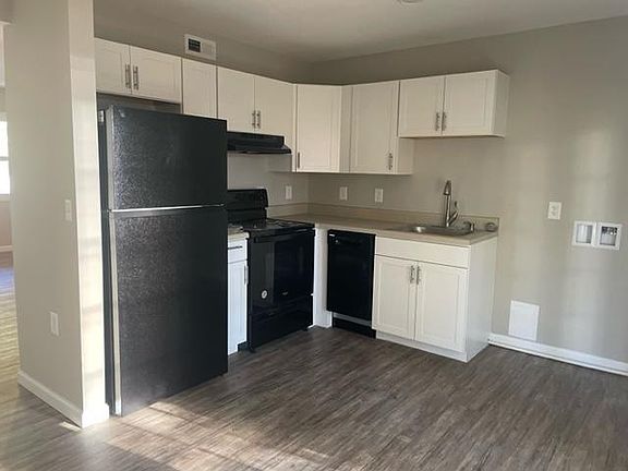 5th image of 1804 Parkwood Ln #14