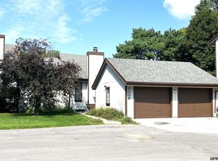 7008 N 79th Plz, Omaha, NE 68122