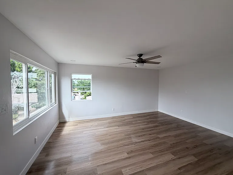 4945 Brighton Ave — Photo 14