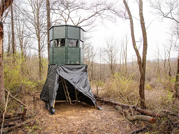 2650 Darlington Dr, Zanesville, OH 43701