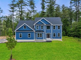8 Lorraine Ave, Salem, NH 03079