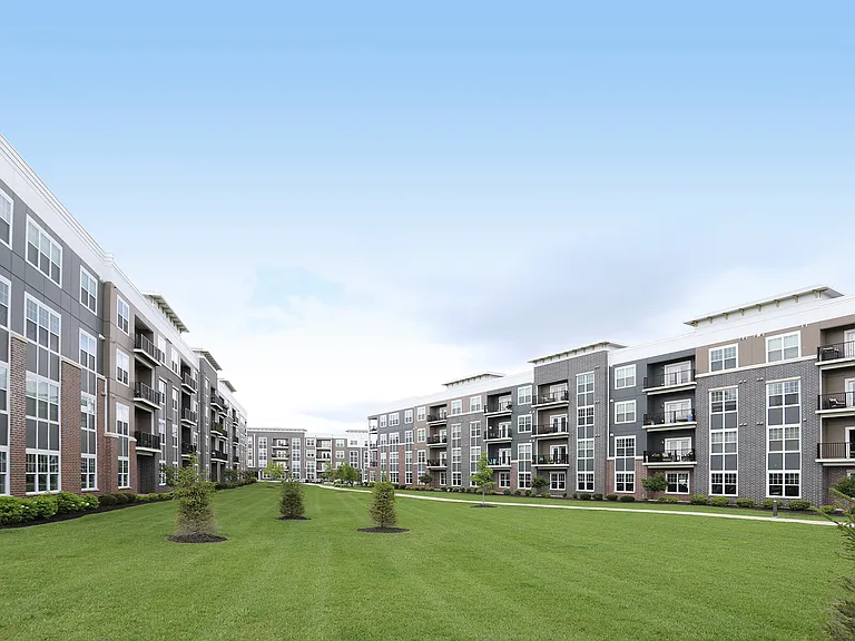 Allure Apartments — Photo 31