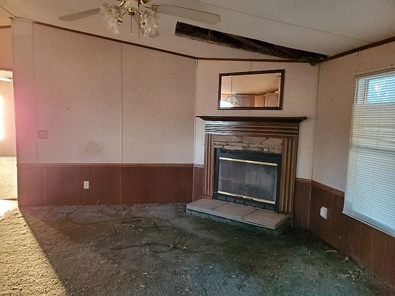5th image of 122 Clear Lake Dr