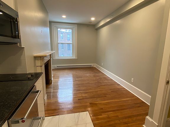 3rd image of 399 Marlborough St APT 10