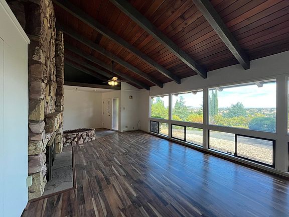 2nd image of 420 Fairview Ln